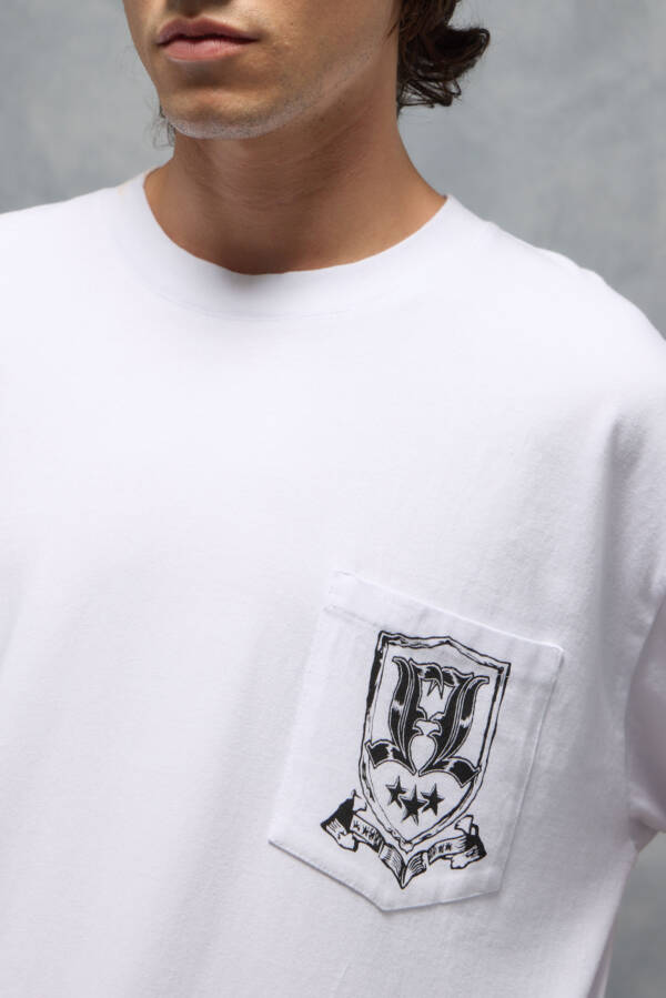LABEL99 REMERA KINGDOM EMBLEM - Image 4
