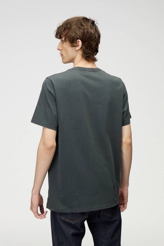 BOWEN ESSENTIAL DYED POCKET TEE