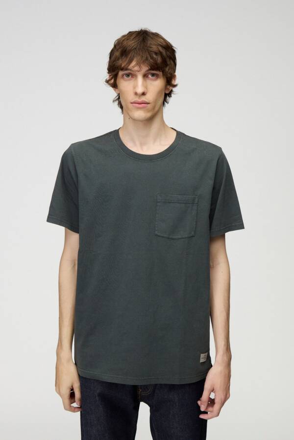 BOWEN ESSENTIAL DYED POCKET TEE - Image 4