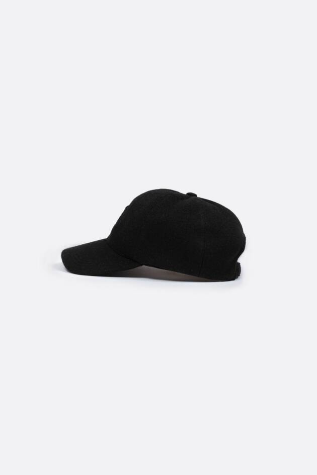 BOWEN BLACK COZY CAP