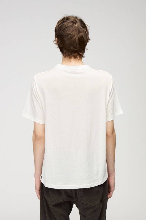 BOWEN ESSENTIAL BUTTON TEE - Image 2