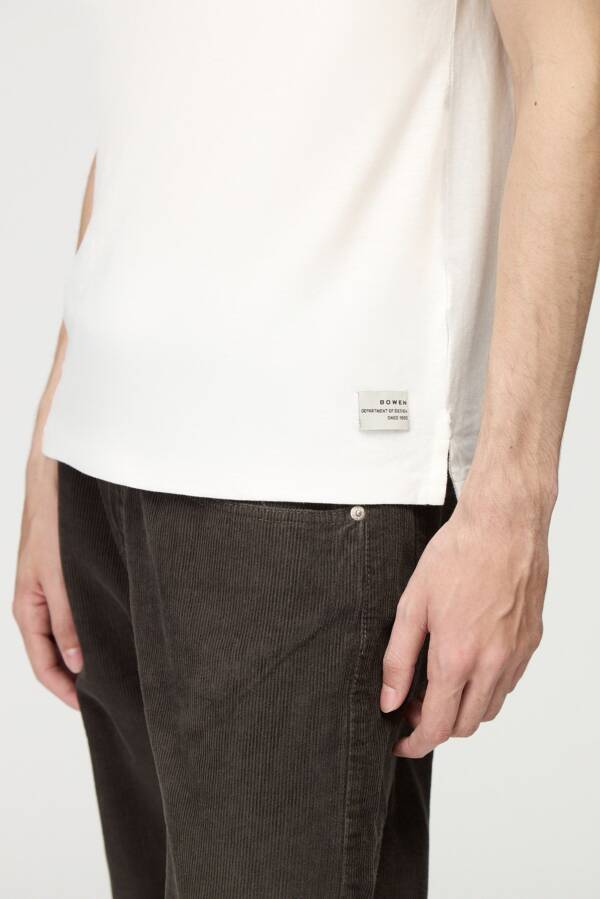 BOWEN ESSENTIAL BUTTON TEE - Image 3