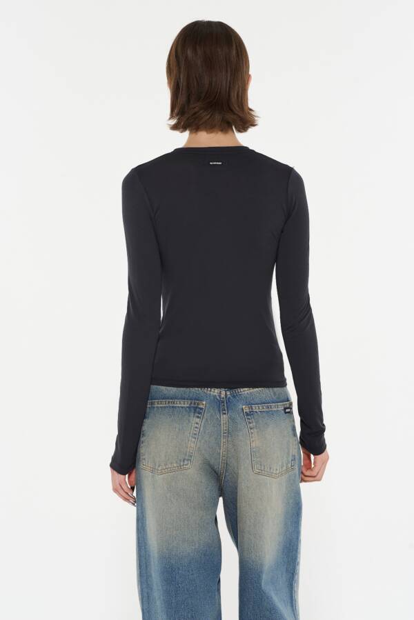 AY NOT DEAD REMERA AGNES - Image 3