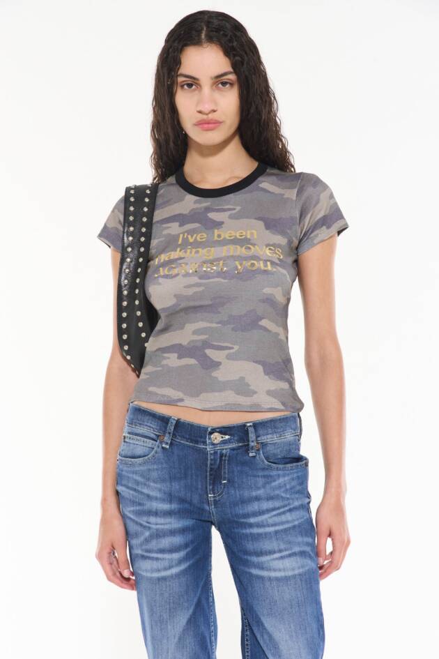AY NOT DEAD REMERA CAMUFLADO