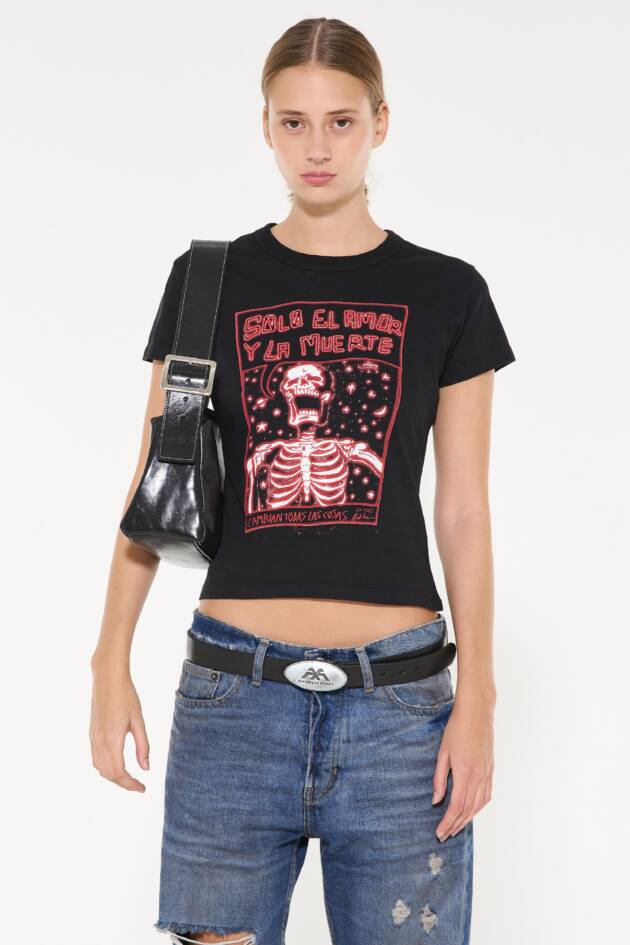 AY NOT DEAD REMERA AMOR Y MUERTE