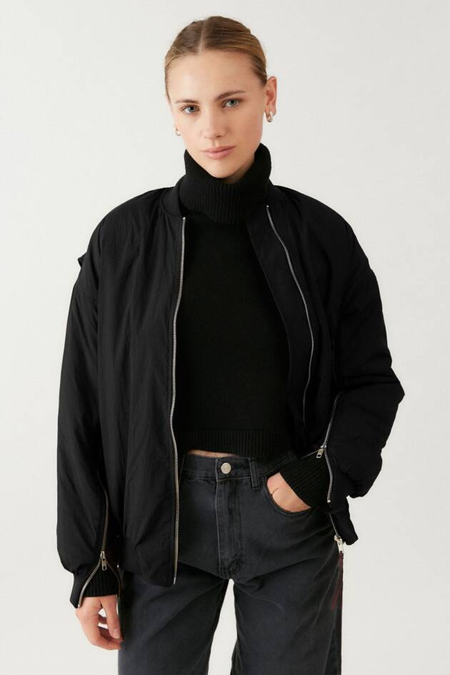 DELUCCA CAMPERA SURREY