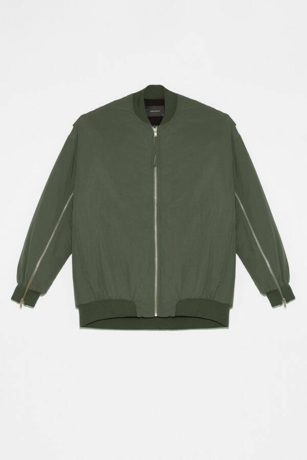 DELUCCA CAMPERA SURREY