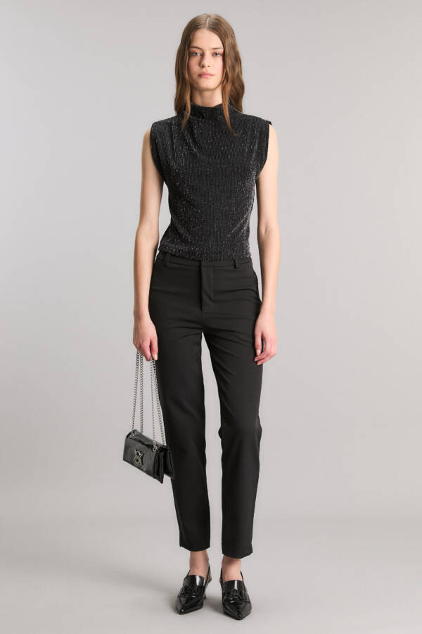 KOSIUKO REMERA CLOSE UP - Image 3