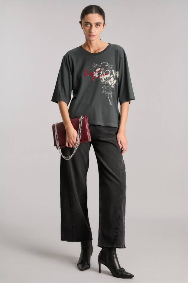 KOSIUKO REMERA DARK ROMANCE