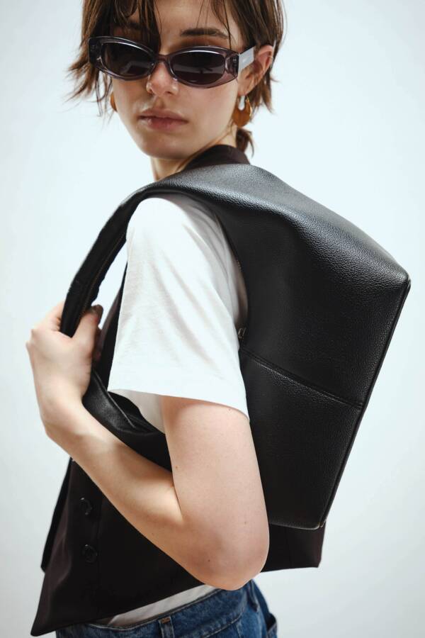 MISHKA CARTERA JERRY - Image 5