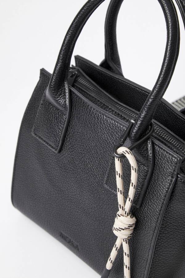 MISHKA CARTERA YAYOI - Image 4