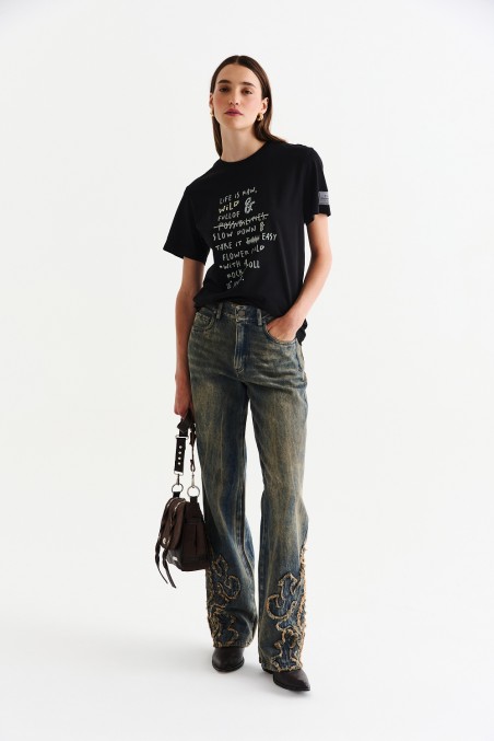 VESNA REMERA HERA LETRAS NEGRO