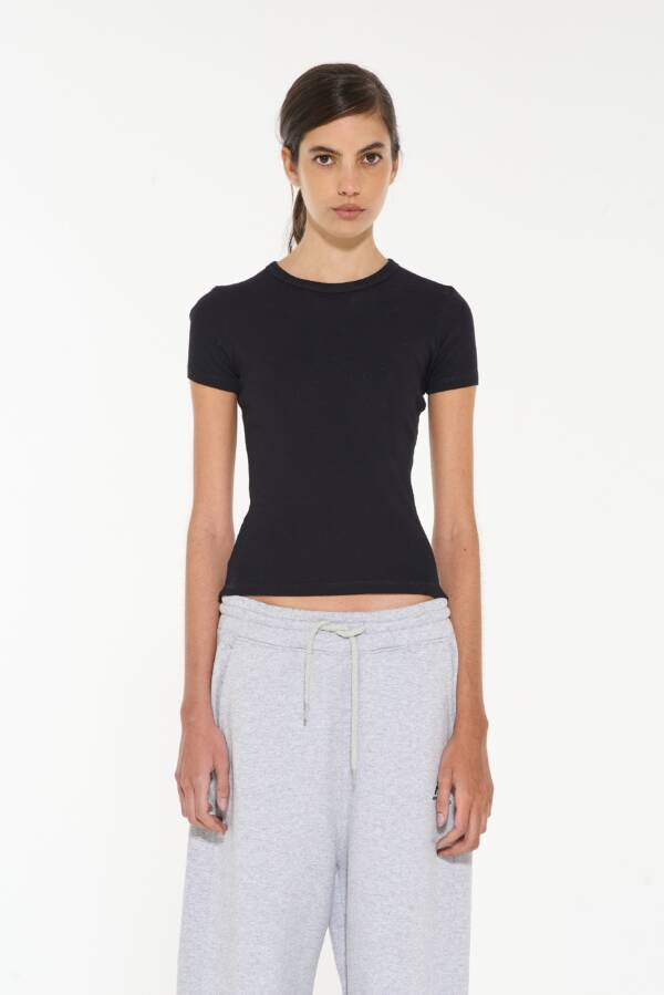 AY NOT DEAD REMERA RIB - Image 2