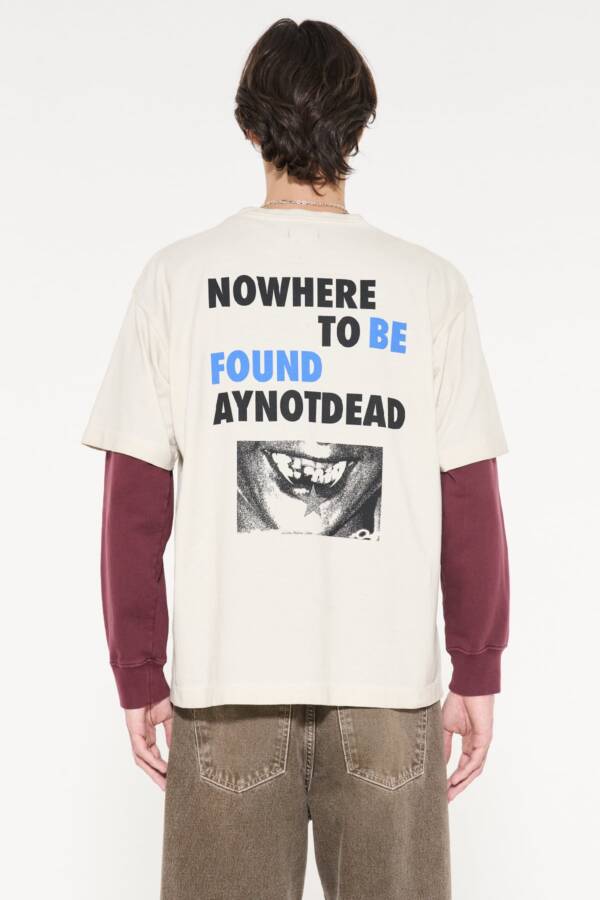 AY NOT DEAD REMERA NOWHERE TO BE