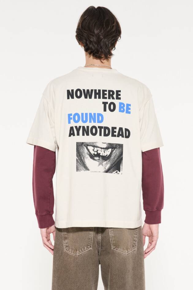 AY NOT DEAD REMERA NOWHERE TO BE