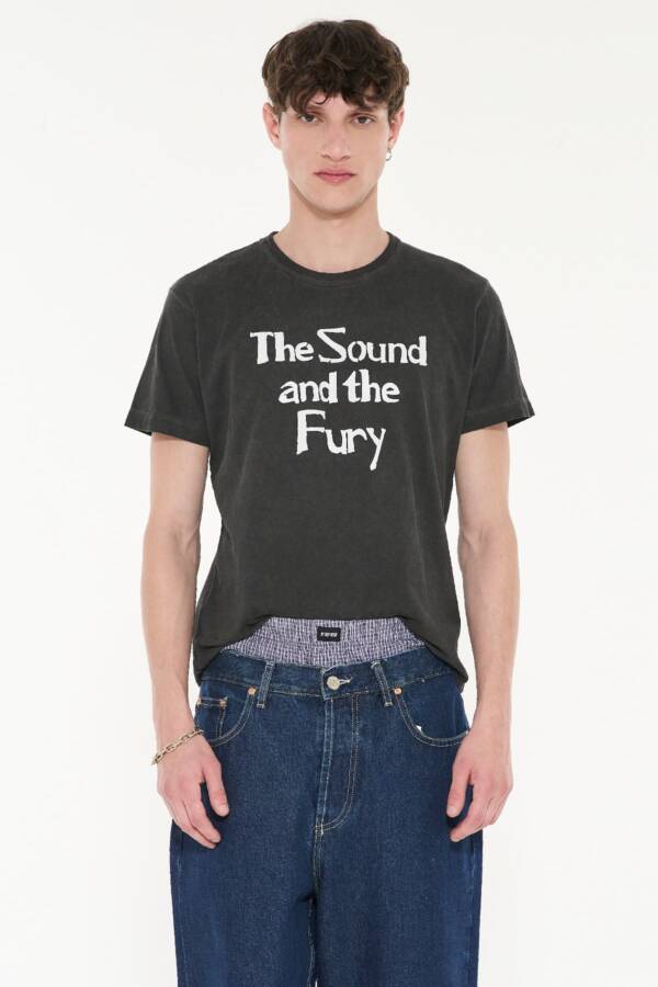 AY NOT DEAD REMERA FURY
