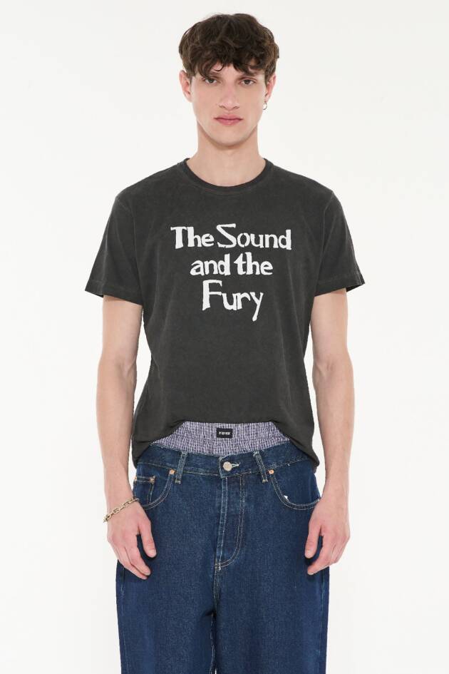 AY NOT DEAD REMERA FURY