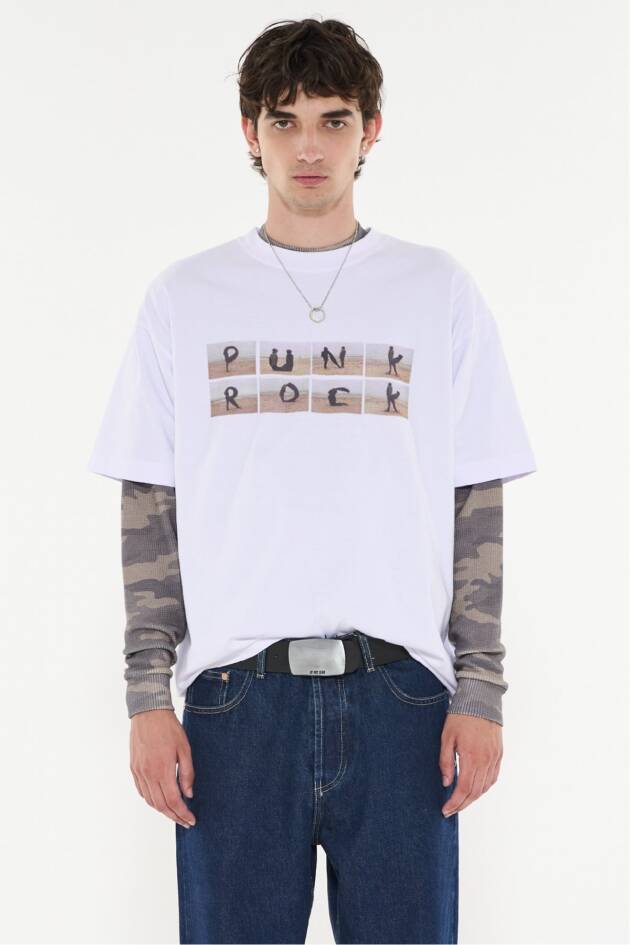 AY NOT DEAD REMERA PUNK ROCK
