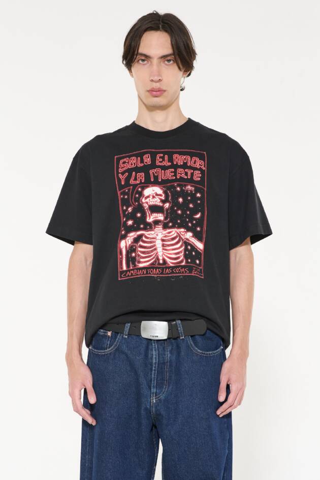 AY NOT DEAD REMERA OVER AMOR Y MUERTE