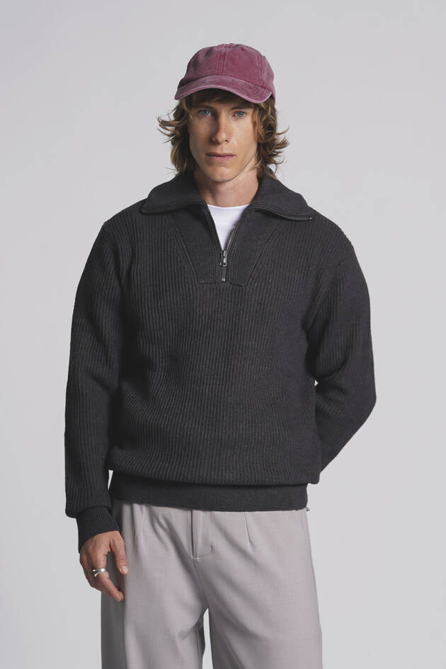 BATUK SWEATER DIFERENCIADO PLUTON