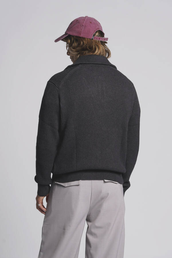 BATUK SWEATER DIFERENCIADO PLUTON - Image 2