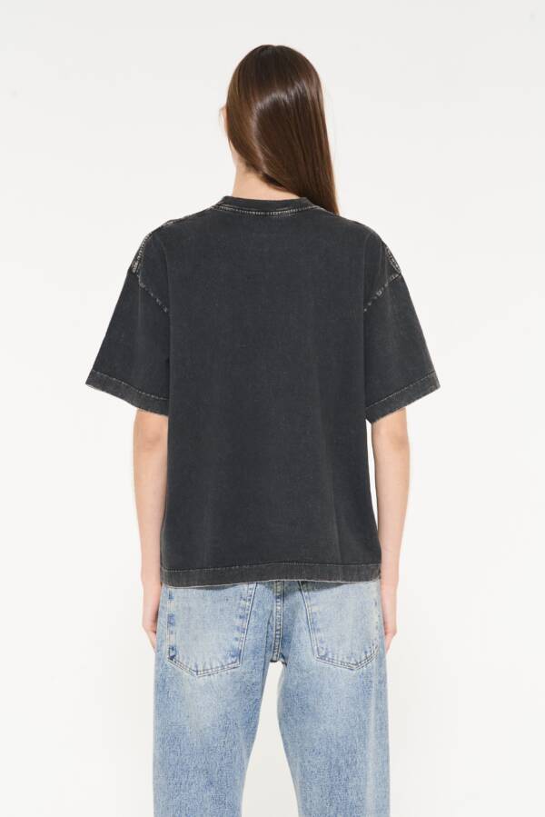 AY NOT DEAD REMERA BOXY PROCESS - Image 3