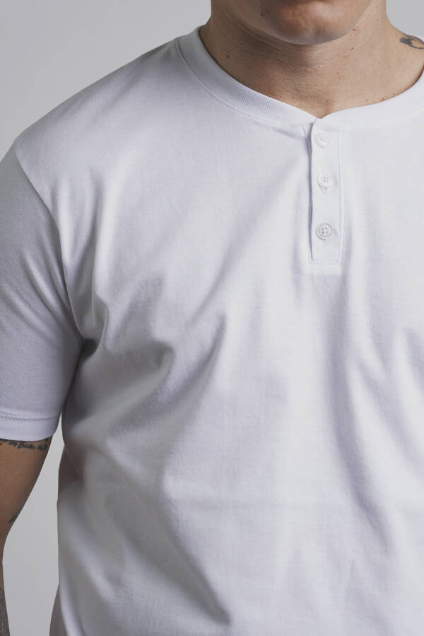 BATUK REMERA DIFERENCIADA BUTTONS - Image 3