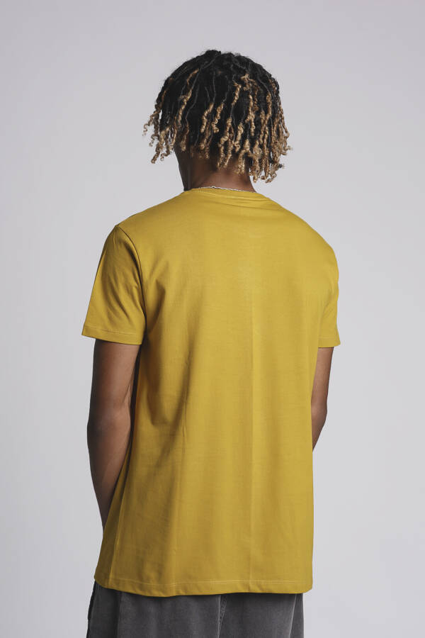 BATUK REMERA ESTAMPADA BORJA - Image 2