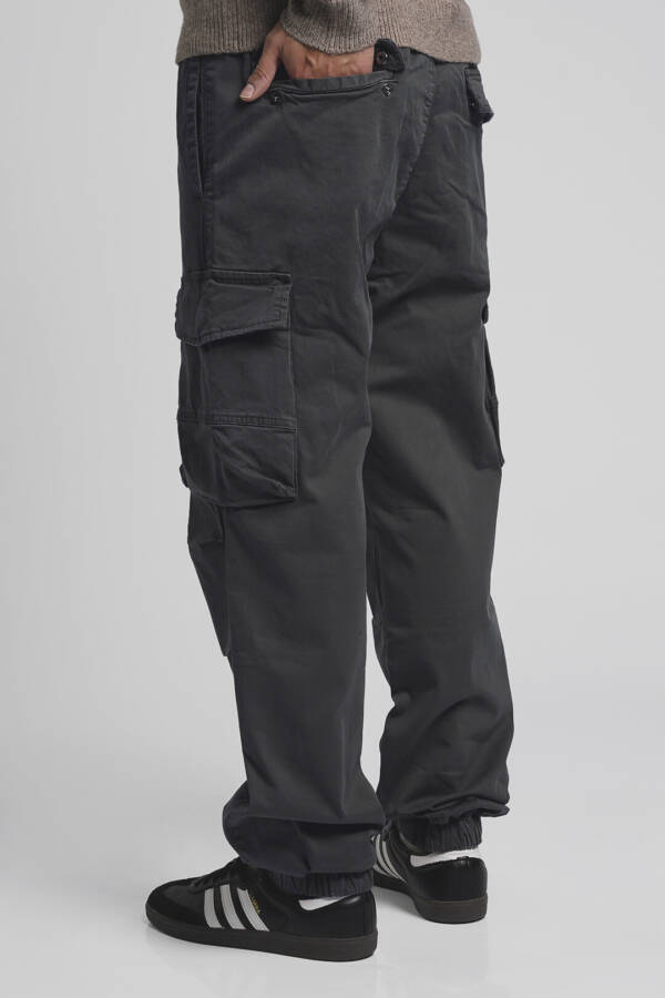 BATUK PANTALÓN JOGGER DIFERENCIADO BEREBER - Image 3