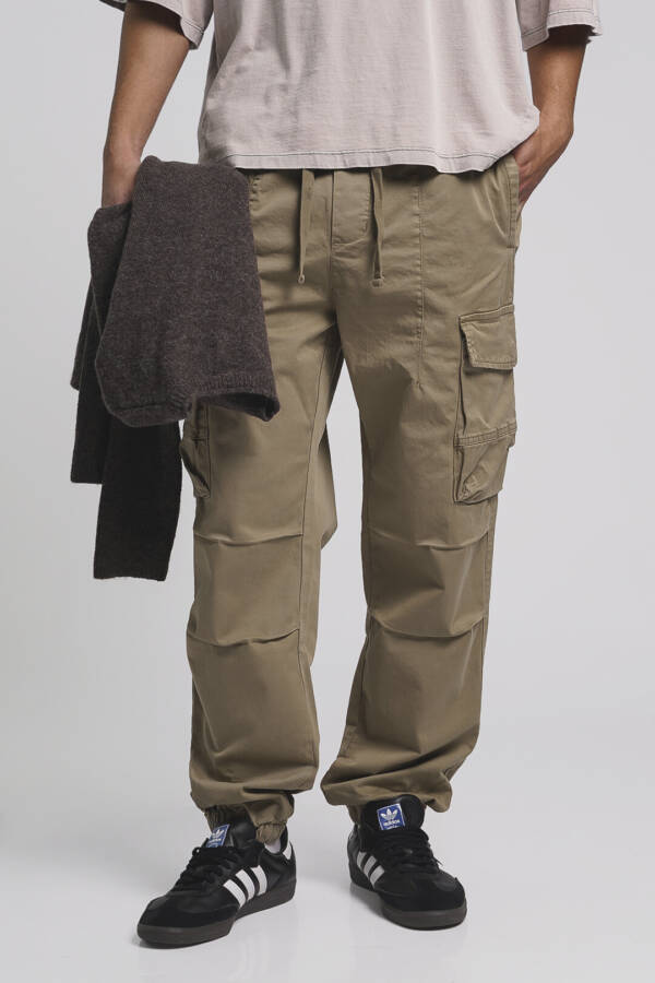 BATUK PANTALÓN JOGGER DIFERENCIADO BEREBER - Image 2