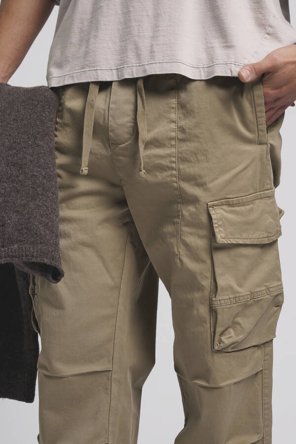 BATUK PANTALÓN JOGGER DIFERENCIADO BEREBER - Image 4