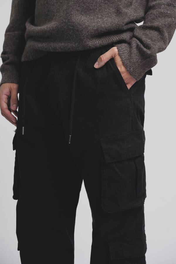 BATUK PANTALÓN CARGO DIFERENCIADO BAROCK - Image 4
