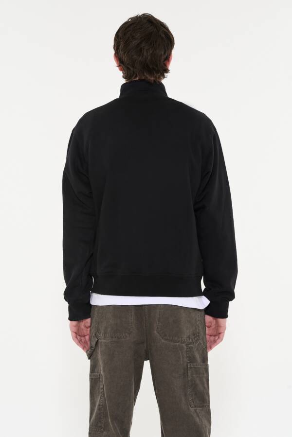 AY NOT DEAD BUZO ZIPPER - Image 4