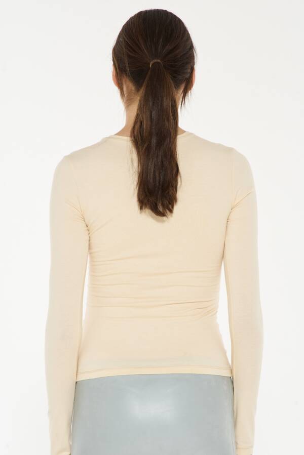 AY NOT DEAD REMERA ML ROXY - Image 3