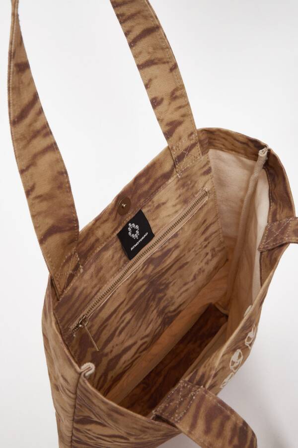 AY NOT DEAD TOTE BAG PRINT - Image 3