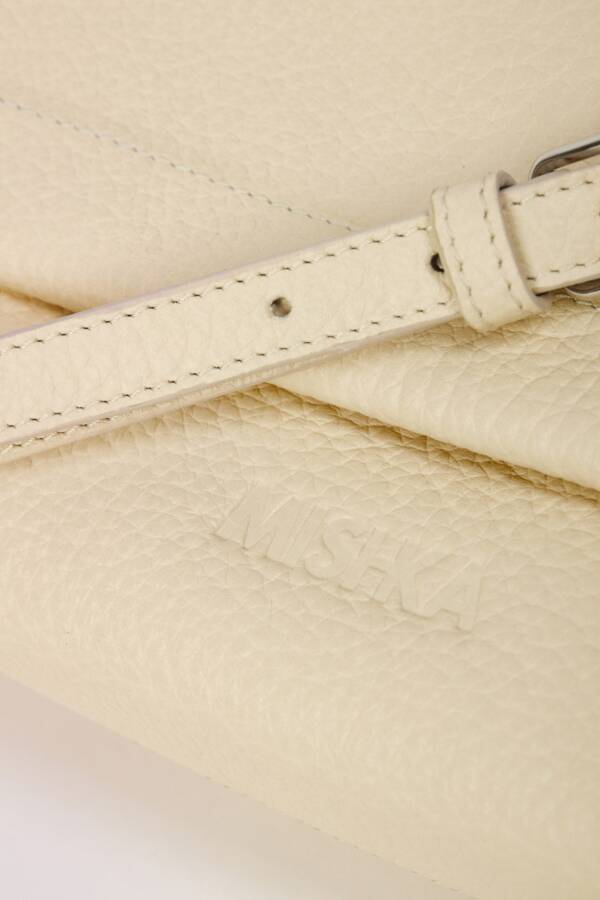 MISHKA SOBRE CLEO - Image 5