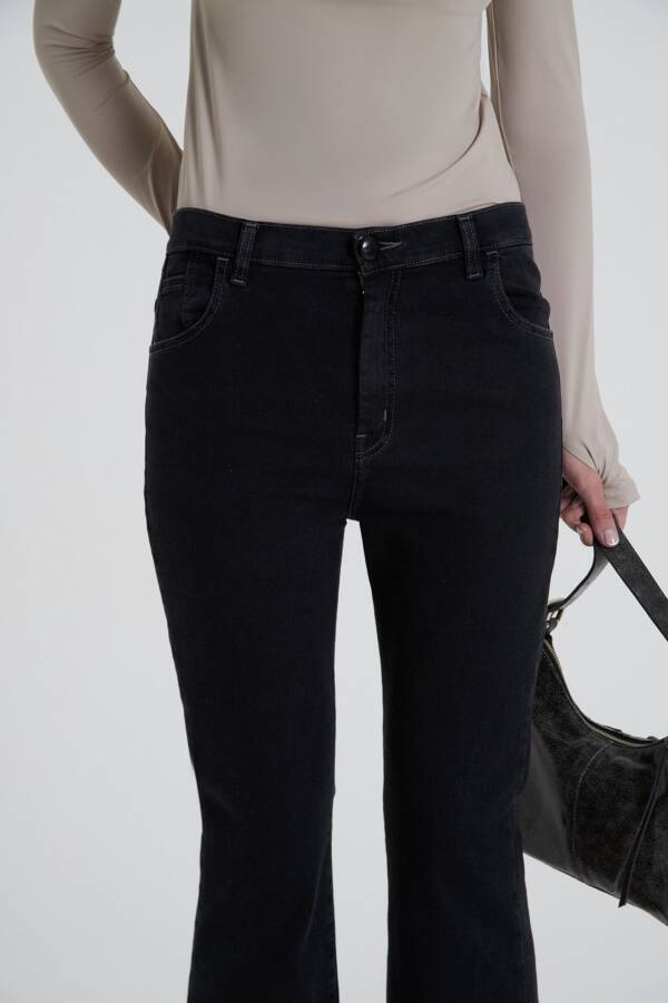 MARIA CHER FLARE CROP ALCIONE N NEGRO - Image 6