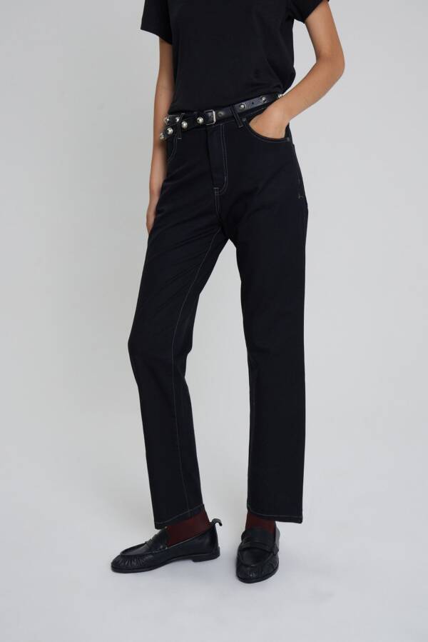 MARIA CHER STRAIGHT SLIM APIS NEGRO - Image 2