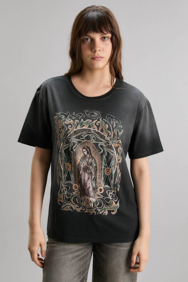 KOSIUKO REMERA MERCY CUSTOM - Image 3