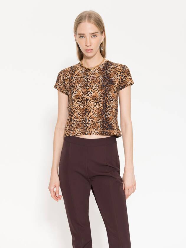 JAZMÍN CHEBAR REMERA CAIRO