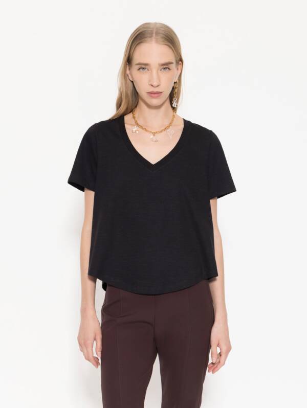 JAZMÍN CHEBAR REMERA TAYLOR
