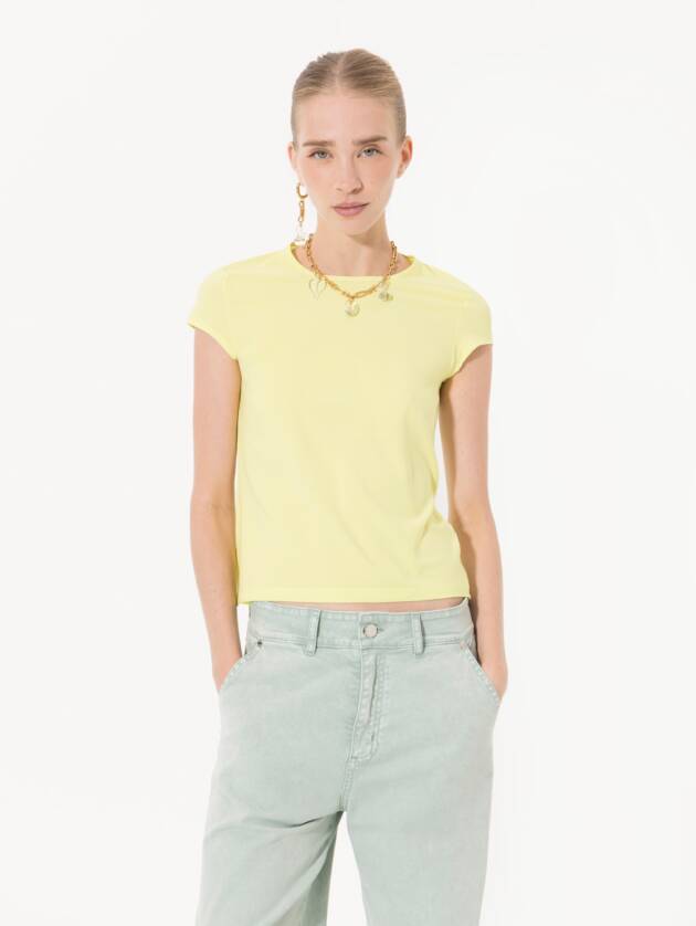 JAZMÍN CHEBAR REMERA TOKYO