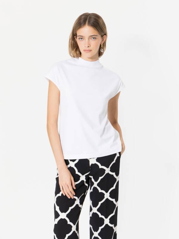 JAZMÍN CHEBAR REMERA MADISON