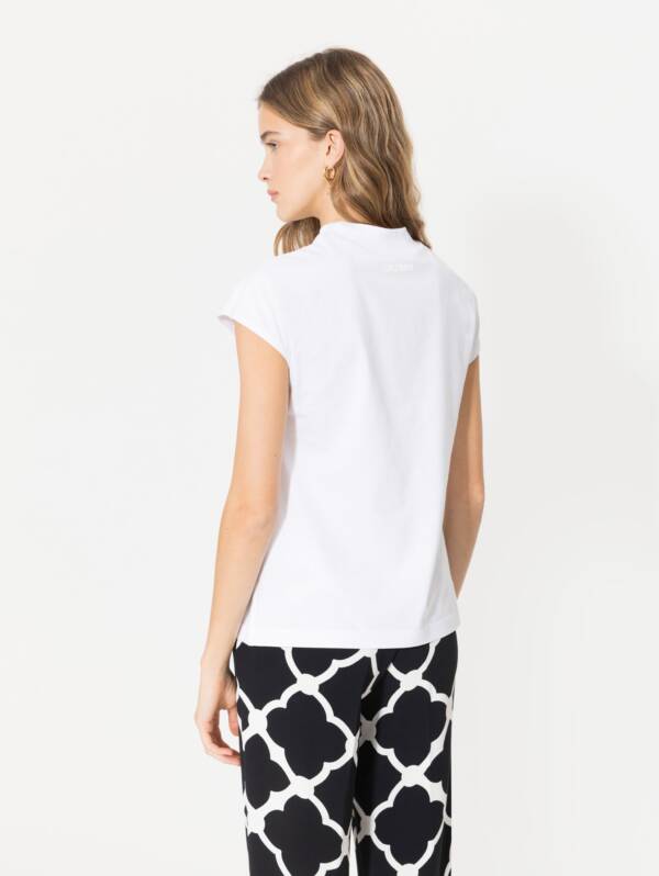 JAZMÍN CHEBAR REMERA MADISON - Image 4