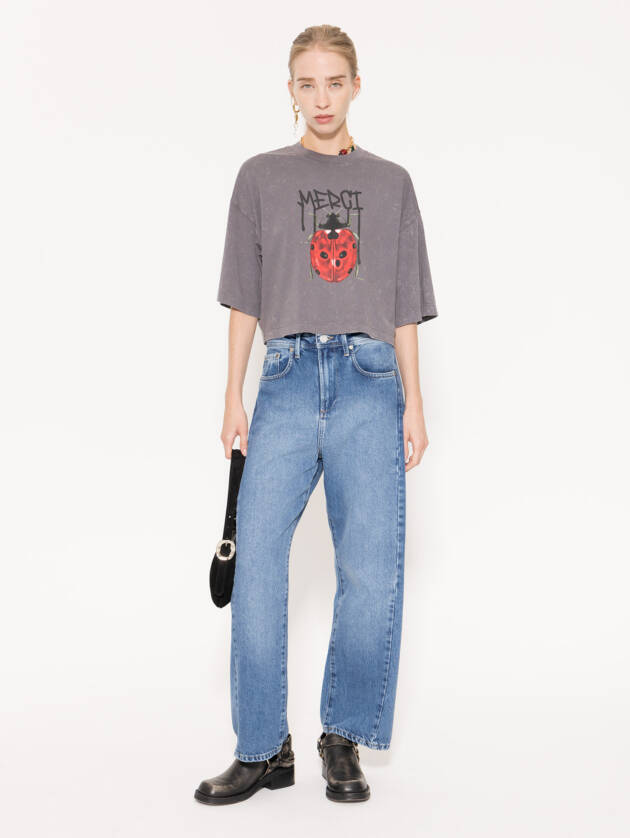 JAZMÍN CHEBAR REMERA MERCI