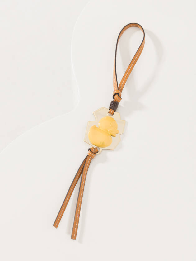 JAZMÍN CHEBAR CHARM DUCK
