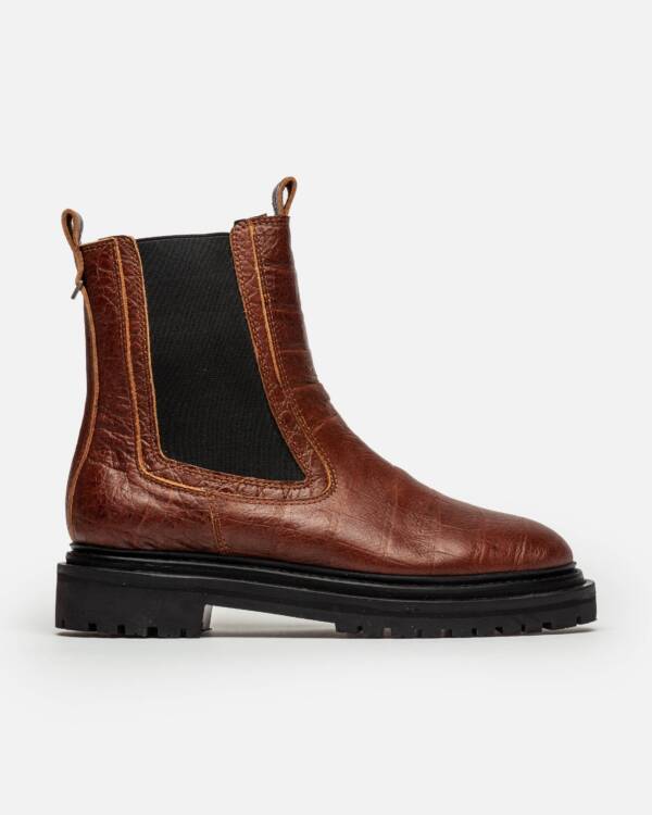 PRÜNE BOTA CAÑA MEDIA CAMDEN EN CUERO CROCO