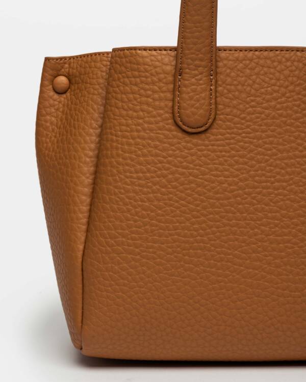 PRÜNE CARTERA AL HOMBRO ERIN EN EFECTO CUERO GRANEADO - Image 4