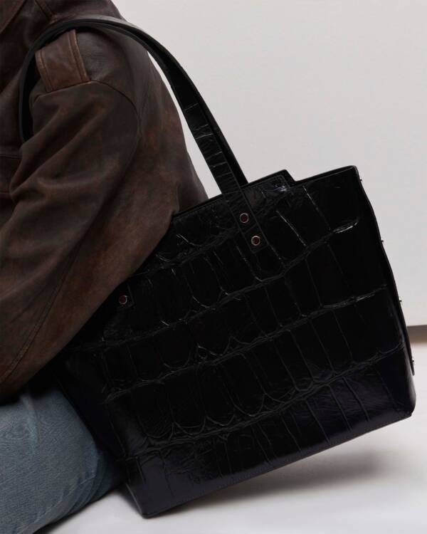 PRÜNE SHOPPER MENORCA EN CUERO GRABADO BIG CROCO - Image 2