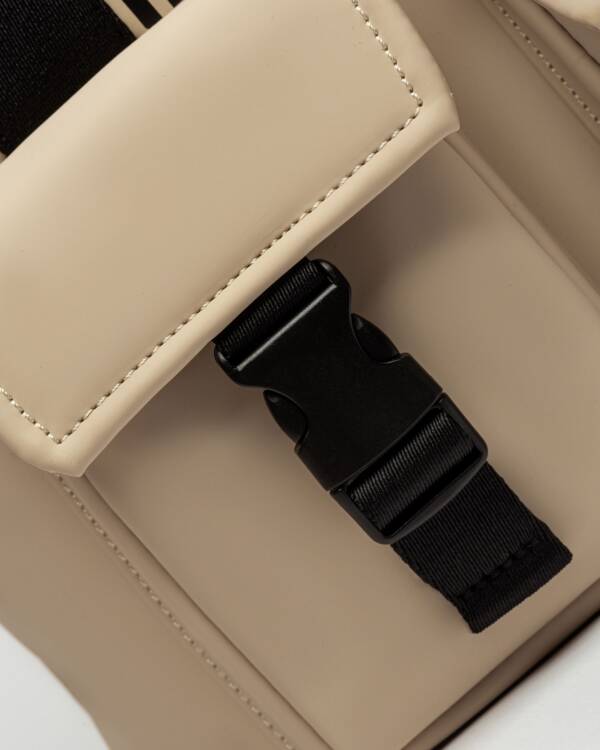 PRÜNE BOLSO AL HOMBRO DAILY EN EFECTO CUERO RUBBER - Image 4